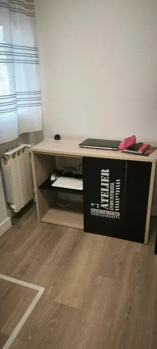 Escritorio con ala plegable y silla Junto o separa