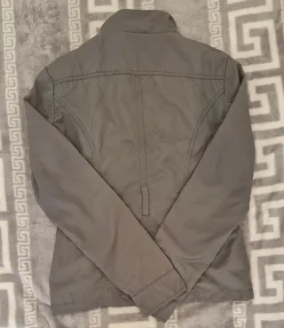 Chaqueta Stradivarius gris Talla S