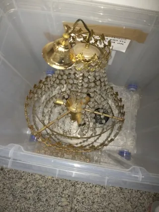 Lámpara colgante dorada con cristales