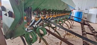 Sembradora GIL 19 chorros.