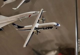 Maqueta LOT ATR72 1/500 HERPA