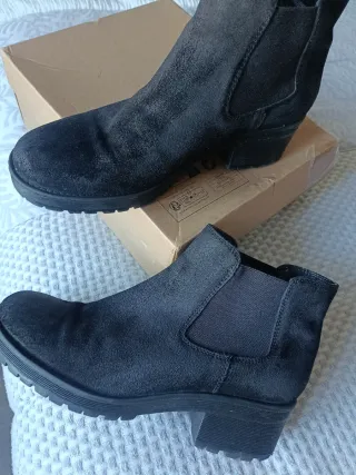 Botines negros mujer