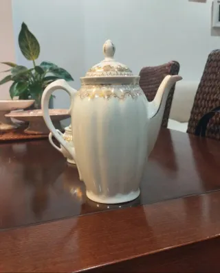 Conjunto Sta Clara: Cafetera, Lechera, Azucarero.