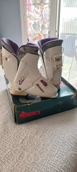 Botas de Ski Nordica 25.5 (39) Blancas