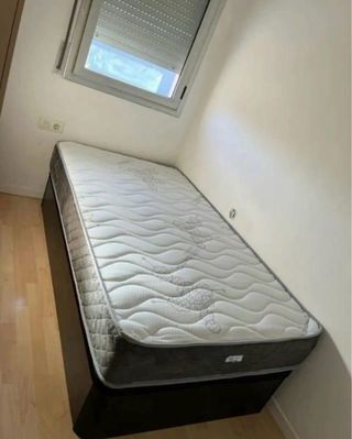 Canapé de madera con colchones Viscoelastica