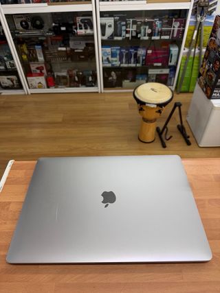 MacBook Pro 2019 16" i7 16GB RAM 512GB SSD