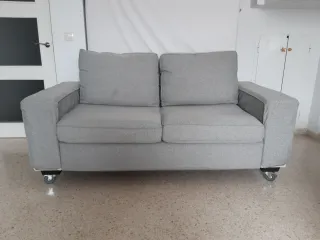 Sofá 2/3 plazas gris desenfundable con ruedas