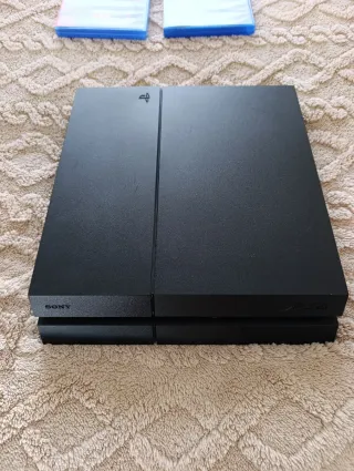 PS4 (PlayStation 4) + 2 Juegos