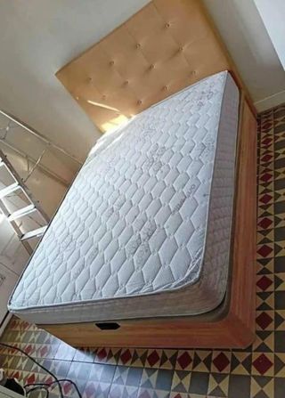 Canapé abatible de madera con colchones Viscoelast