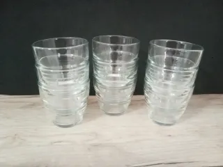 9 vasos tallados de cristal