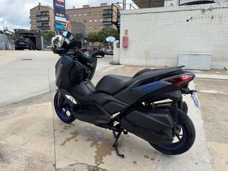 Yamaha Xmax 300