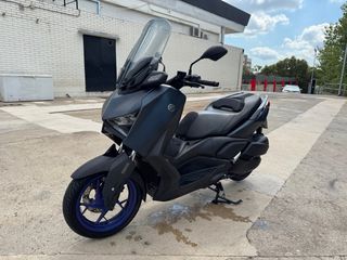 Yamaha Xmax 300