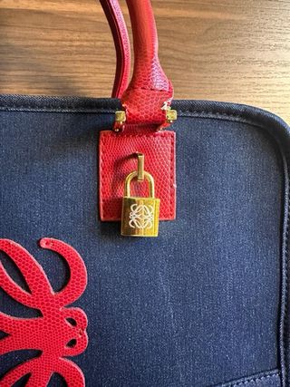 Loewe Amazona 36 Denim y Cuero Rojo