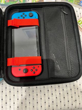 Nintendo Switch + 4 Juegos + maletin de transporte