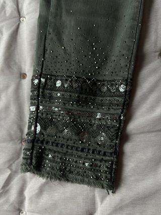 Pantalones verdes Algo bonito con abalorios