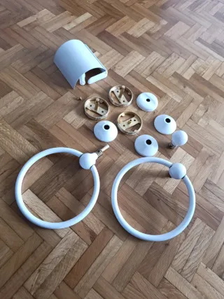 Set accesorios baño color blanco y dorado vintage