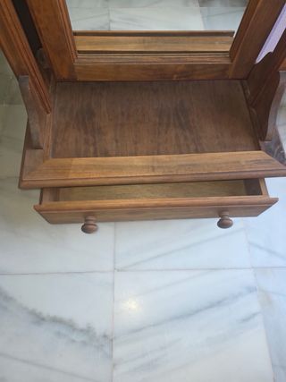 Espejo de pie de madera