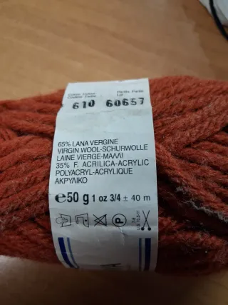 14 Gomitoli Lana Acrilico Misto 15€