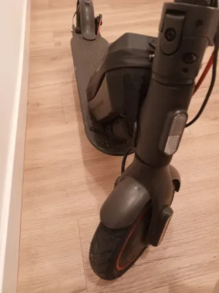 Patinete Xiaomi con batería externa