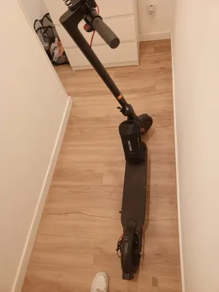 Patinete Xiaomi con batería externa