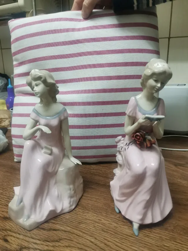 2 Figuras de porcelana valencia mujer D'AVILA
