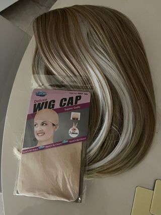 Peluca y 2 gorros