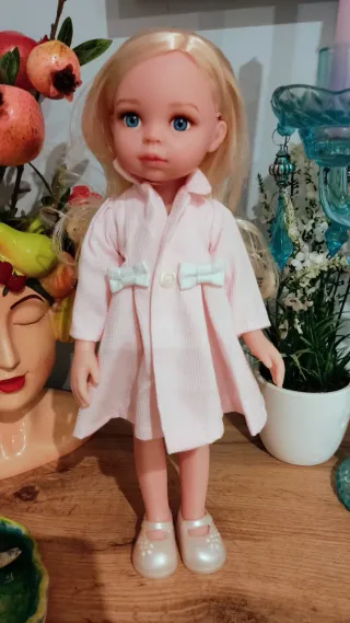 Muñeca 33 cm similar Paola Reina