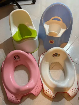 Lote de orinales y adaptadores de WC para pequeños