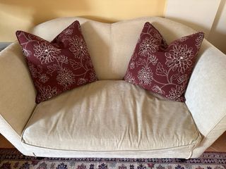 Divano 2 posti Poltrone e Sofà crema