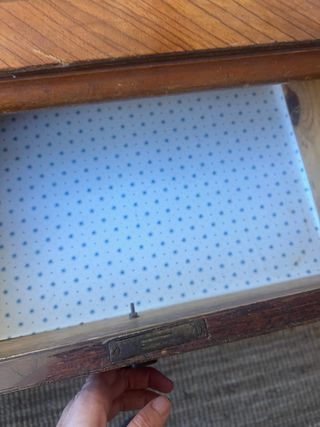 Cómoda de madera con 4 cajones