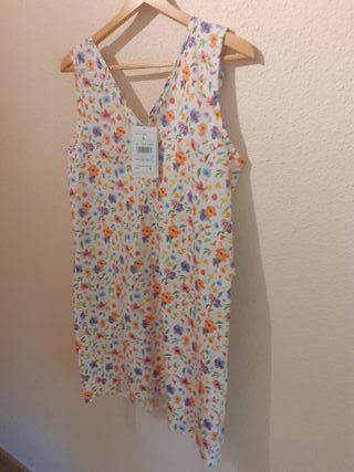 Vestido blanco flores a estrenar etiquetado