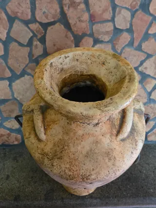 Anfora in terracotta con manici