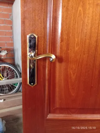 Puertas de madera maciza