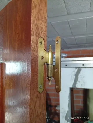 Puertas de madera maciza