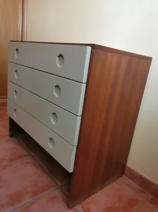 Cómoda de madera 4 cajones