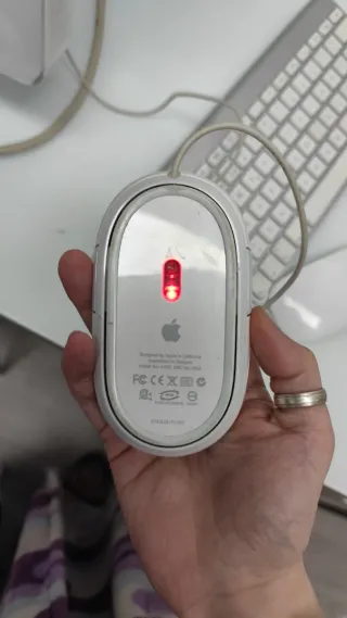 iMac G5, teclado y ratón inalámbricos + raton USB