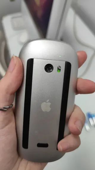 iMac G5, teclado y ratón inalámbricos + raton USB