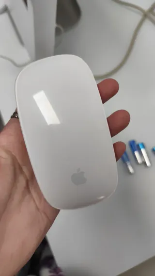 iMac G5, teclado y ratón inalámbricos + raton USB