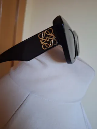 Gafas de sol Loewe negras en perfecto estado