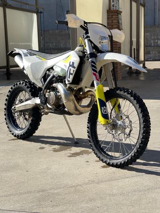 Husqvarna TE 250i solo, 87 HORAS!!!
