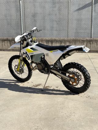 Husqvarna TE 250i solo, 87 HORAS!!!