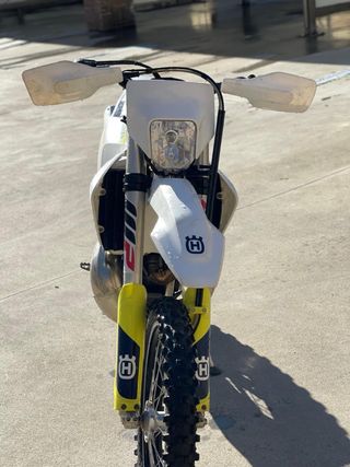 Husqvarna TE 250i solo, 87 HORAS!!!