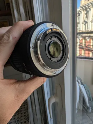 Sigma 28-300mm f/3.5-6.3 Macro Canon