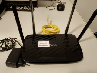Router TP-Link Negro con Antenas