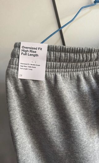 Pantalón Nike Gris