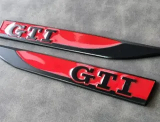 Emblemas GTI Laterales Rojo y Negro Vw Golf Fsi