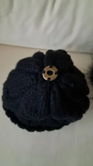 Gorro negro pompón pelo