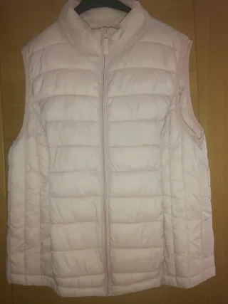 Chaqueta acolchada rosa sin mangas