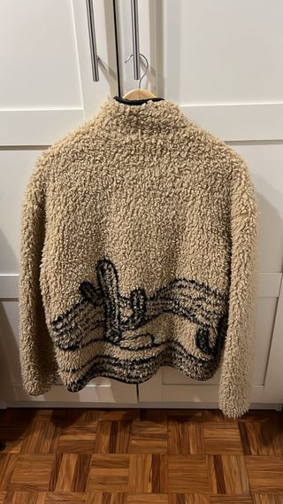 Cazadora Beige y Negra con Diseño