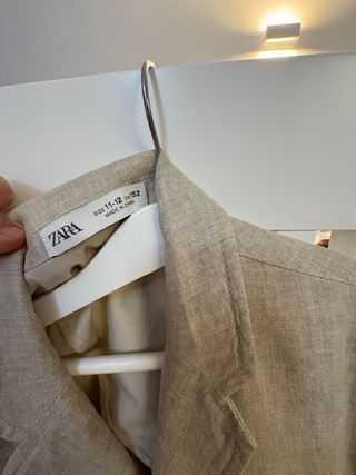 Traje de vestir para niño beige
